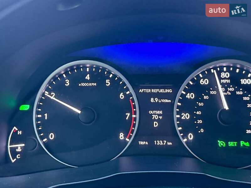 Седан Lexus ES 2015 в Одесі