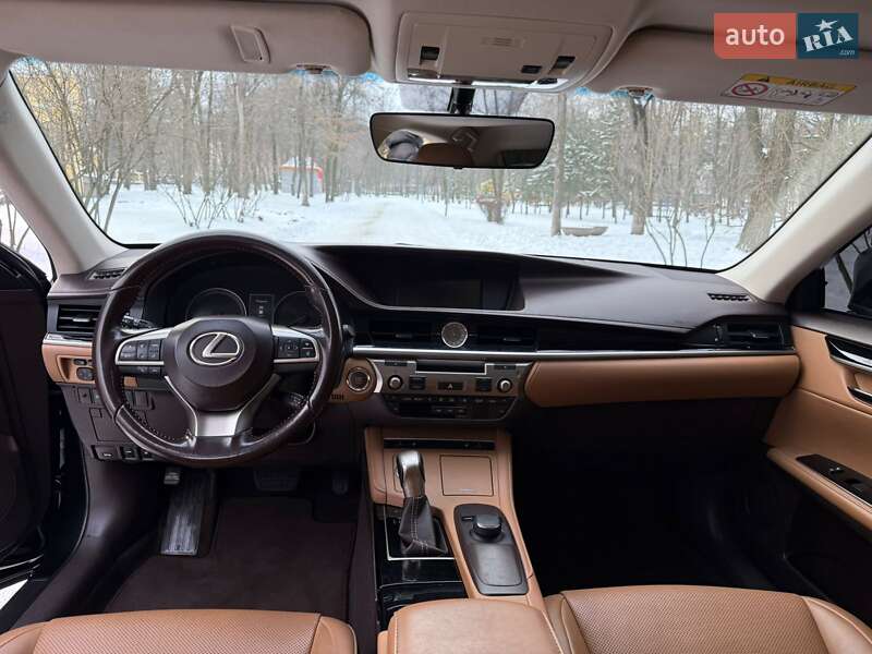 Седан Lexus ES 2016 в Днепре