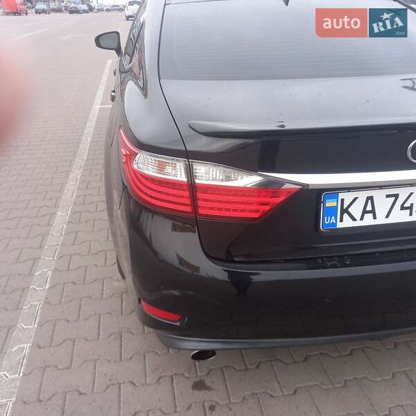 Седан Lexus ES 2014 в Киеве