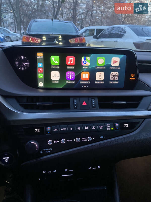 Седан Lexus ES 2019 в Киеве