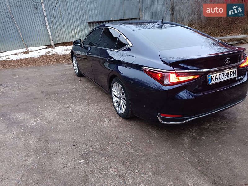 Седан Lexus ES 2023 в Киеве