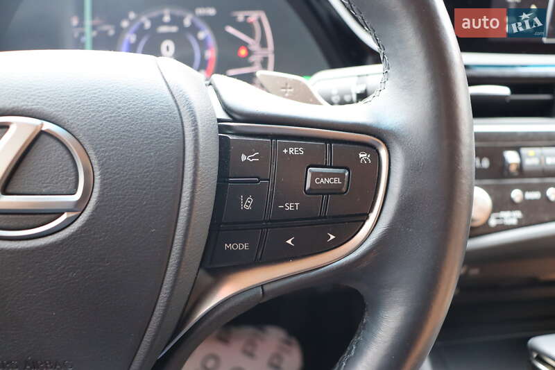 Седан Lexus ES 2022 в Львове