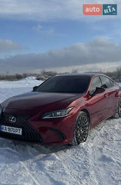 Седан Lexus ES 2019 в Киеве