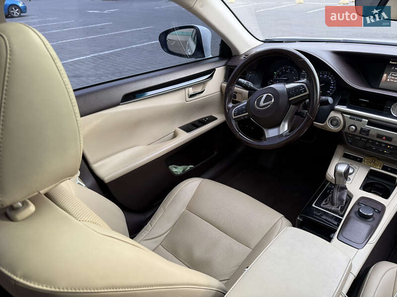 Седан Lexus ES 2017 в Одессе