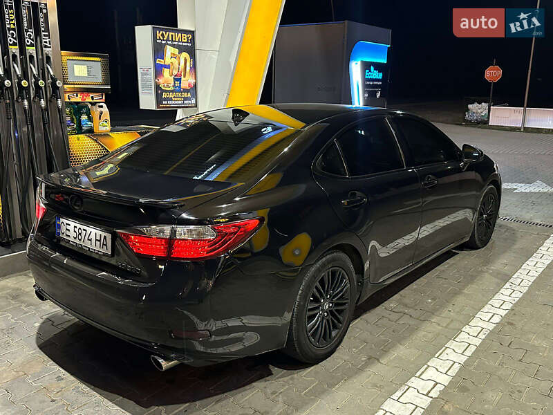 Седан Lexus ES 2015 в Черновцах