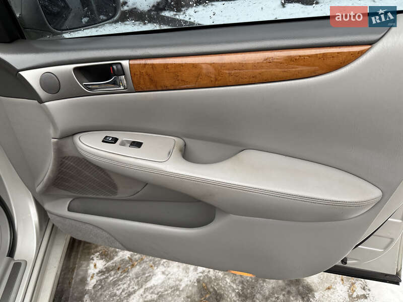 Седан Lexus ES 2005 в Днепре