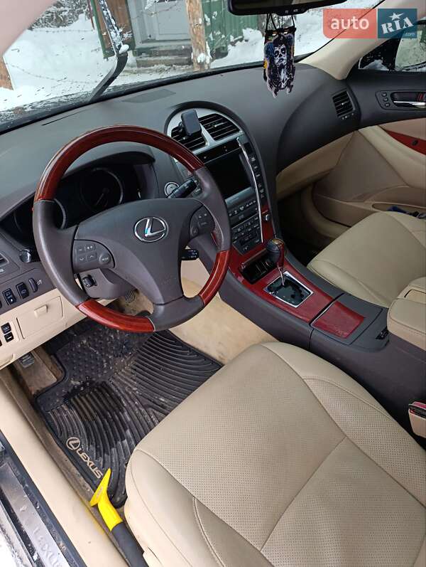 Седан Lexus ES 2008 в Львове