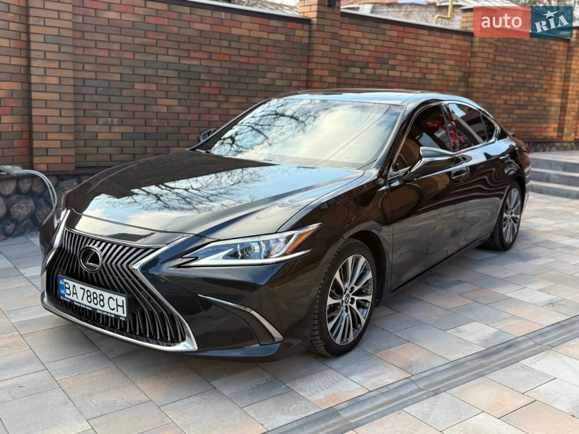 2020 Lexus ES - фото 1