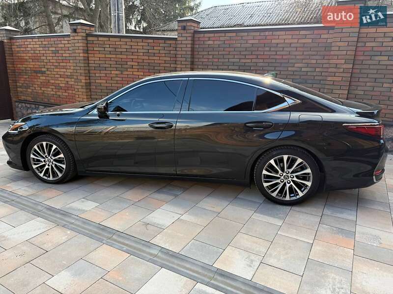 Седан Lexus ES 2020 в Кропивницком