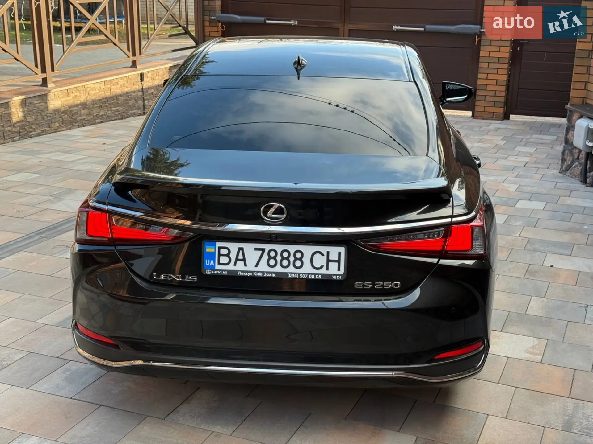 2020 Lexus ES - мініатюра 8