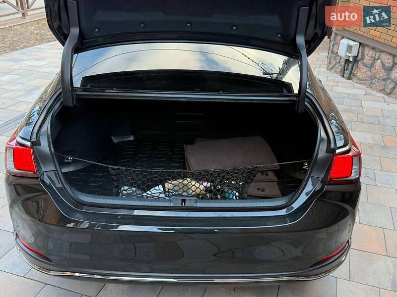 Седан Lexus ES 2020 в Кропивницком