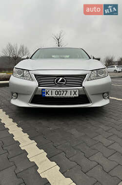 Седан Lexus ES 2014 в Ірпені