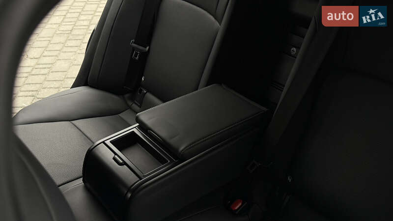 Седан Lexus ES 2019 в Виннице