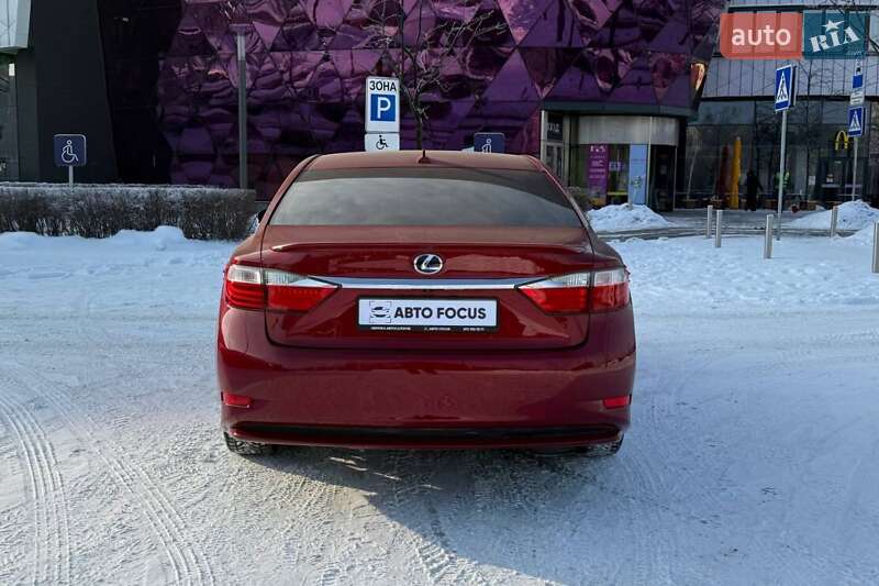 Седан Lexus ES 2014 в Киеве