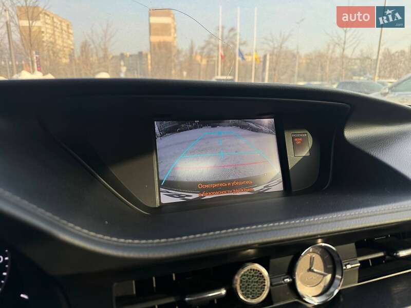 Седан Lexus ES 2014 в Киеве