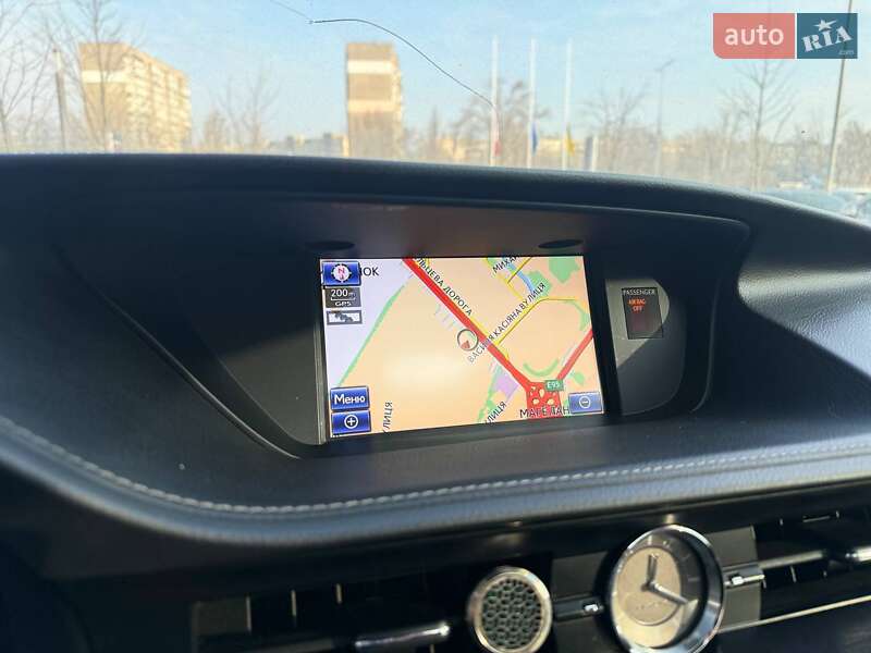 Седан Lexus ES 2014 в Киеве