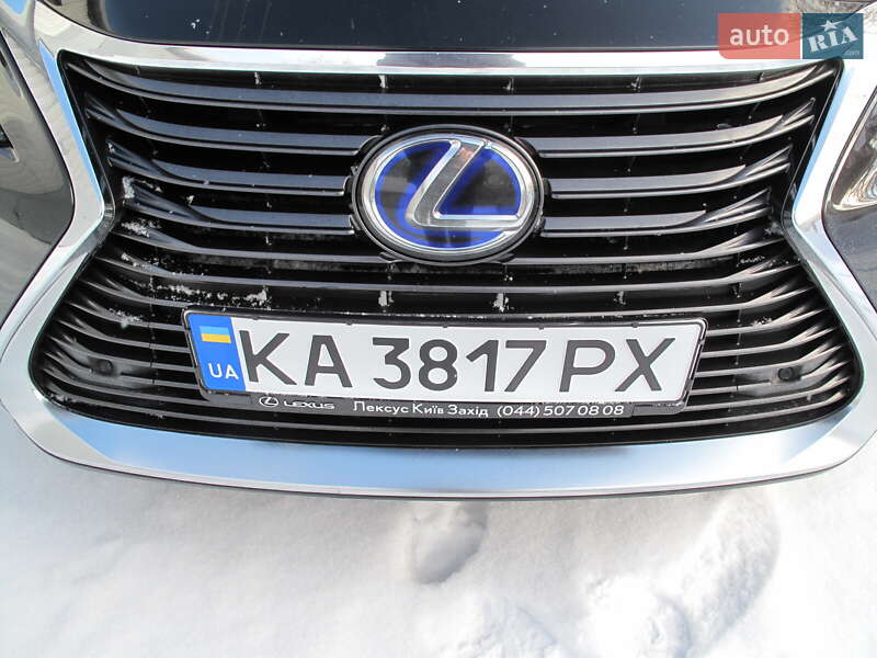 Седан Lexus ES 2016 в Киеве