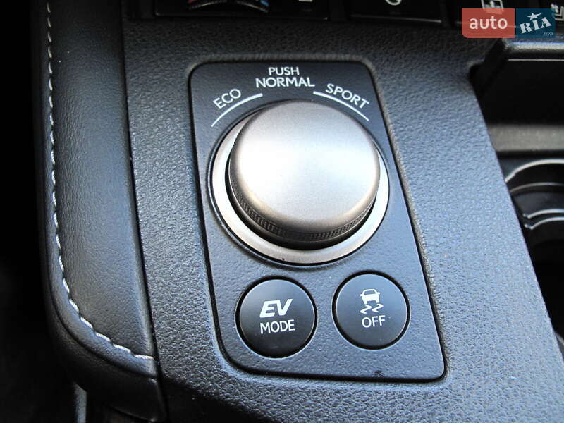 Седан Lexus ES 2016 в Киеве