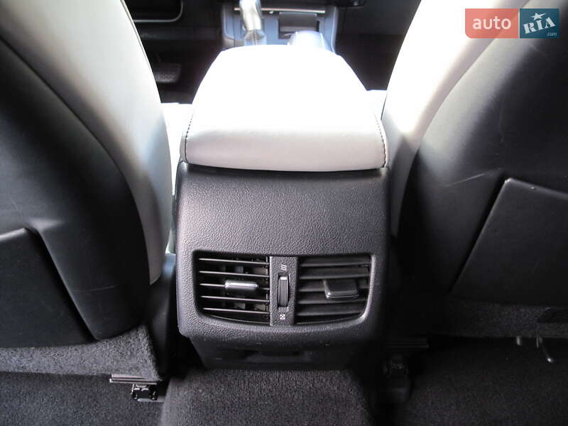 Седан Lexus ES 2016 в Киеве