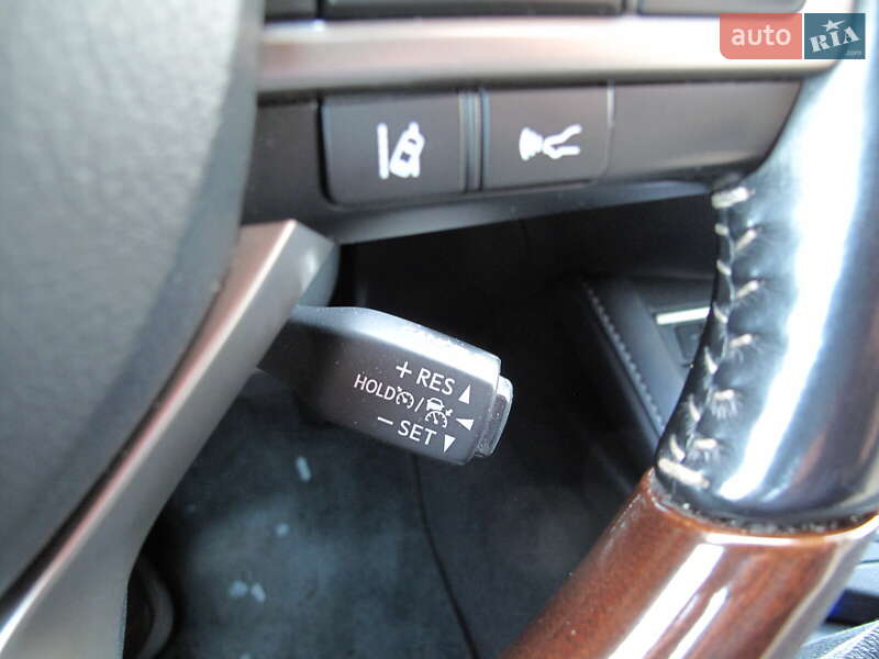 Седан Lexus ES 2016 в Киеве