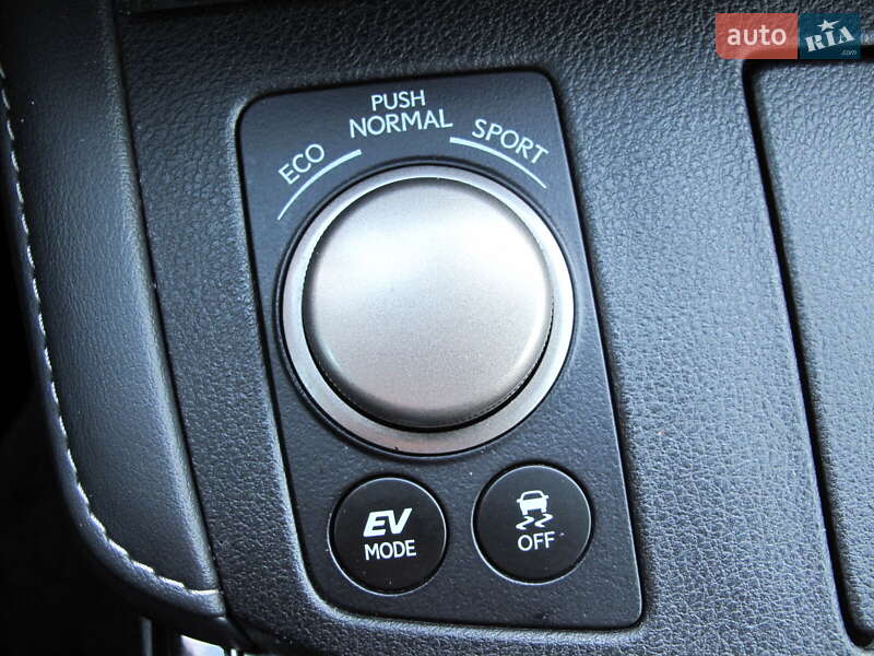 Седан Lexus ES 2016 в Киеве