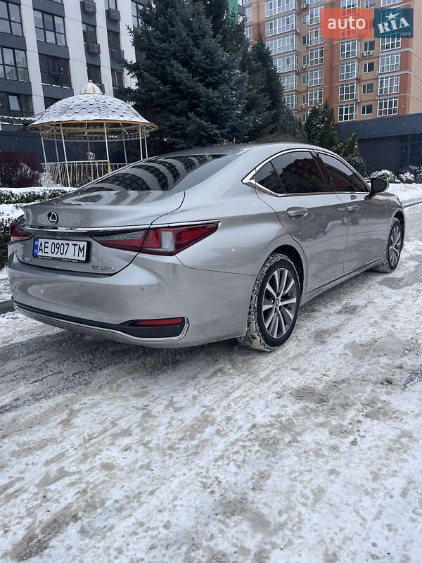 Седан Lexus ES 2019 в Днепре