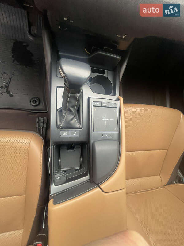 Седан Lexus ES 2019 в Днепре