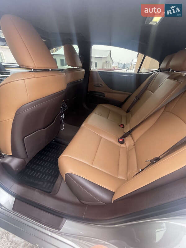 Седан Lexus ES 2019 в Днепре