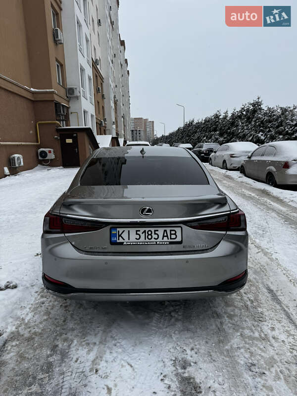 Седан Lexus ES 2023 в Киеве
