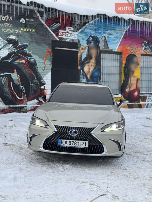 Седан Lexus ES 2020 в Киеве