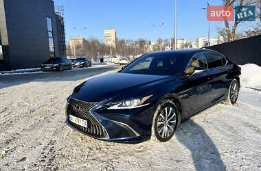 Седан Lexus ES 2019 в Дніпрі