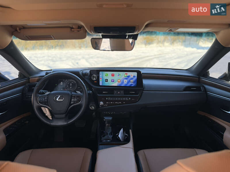 Седан Lexus ES 2024 в Львове