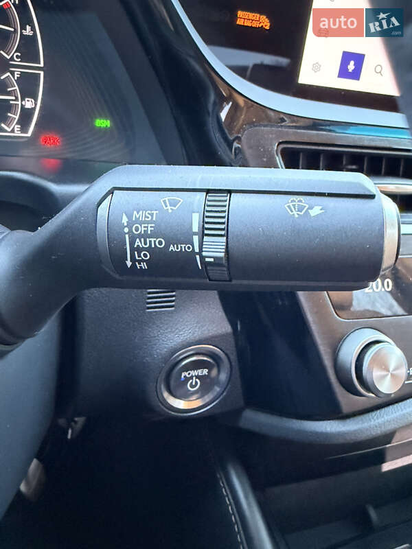 Седан Lexus ES 2024 в Львове