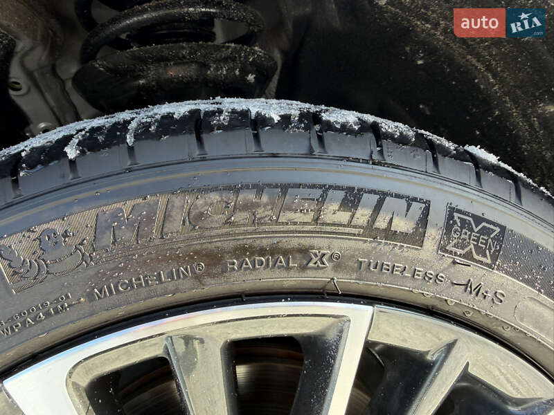 Седан Lexus ES 2024 в Львове