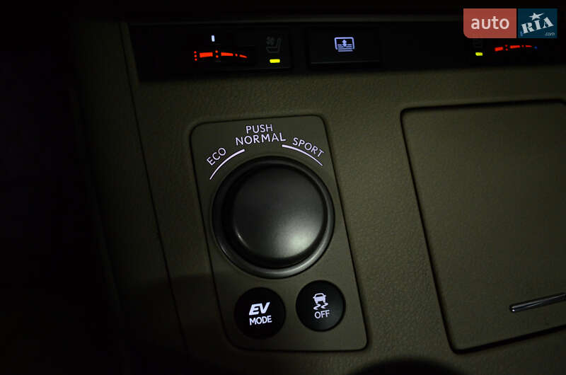 Седан Lexus ES 2013 в Киеве