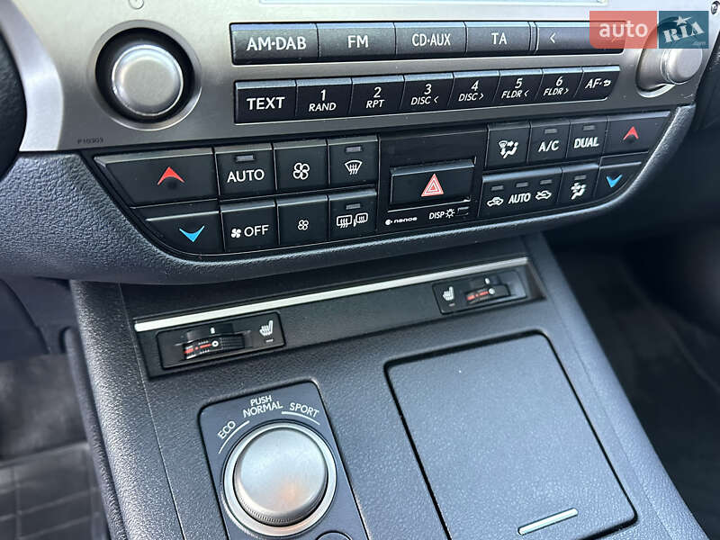 Седан Lexus ES 2013 в Харькове