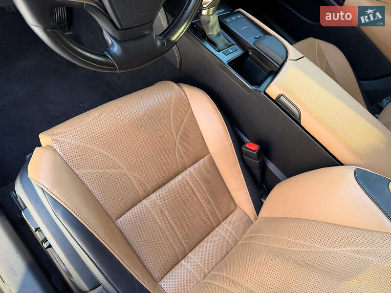 Седан Lexus ES 2022 в Києві
