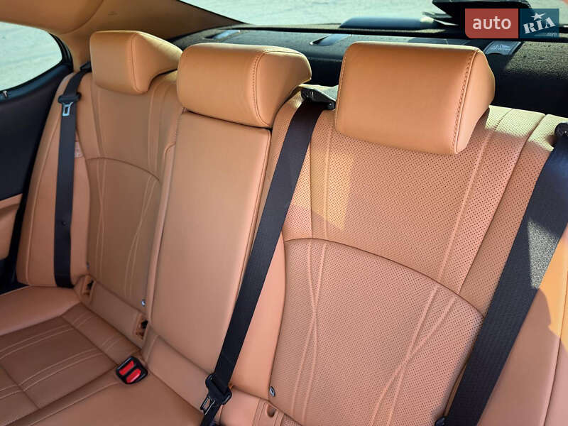 Седан Lexus ES 2022 в Києві