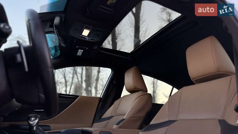 Седан Lexus ES 2021 в Києві
