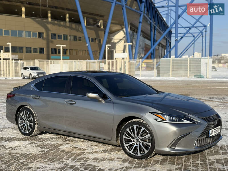 Седан Lexus ES 2019 в Харкові