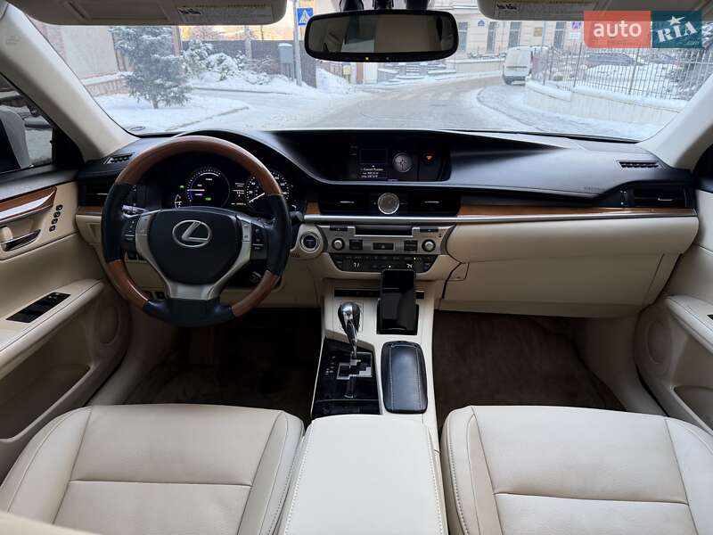 Седан Lexus ES 2013 в Києві