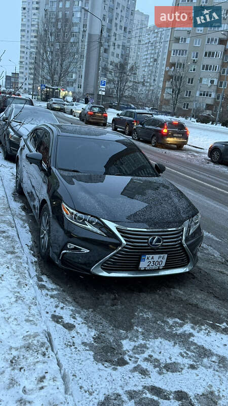 Седан Lexus ES 2016 в Киеве