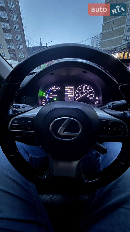 Седан Lexus ES 2016 в Киеве