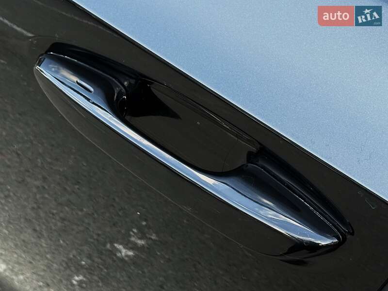 Седан Lexus ES 2023 в Киеве