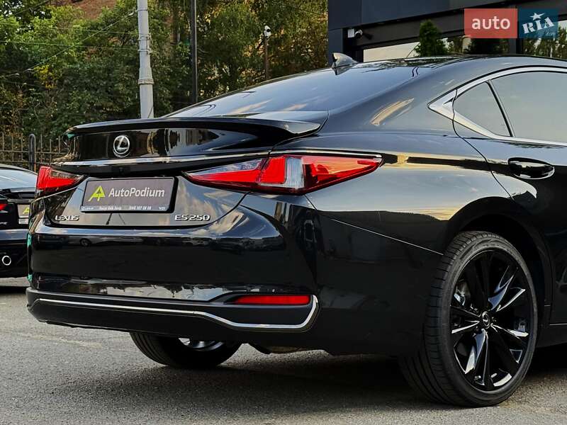 Седан Lexus ES 2023 в Киеве