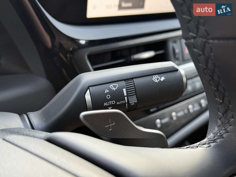Седан Lexus ES 2023 в Киеве