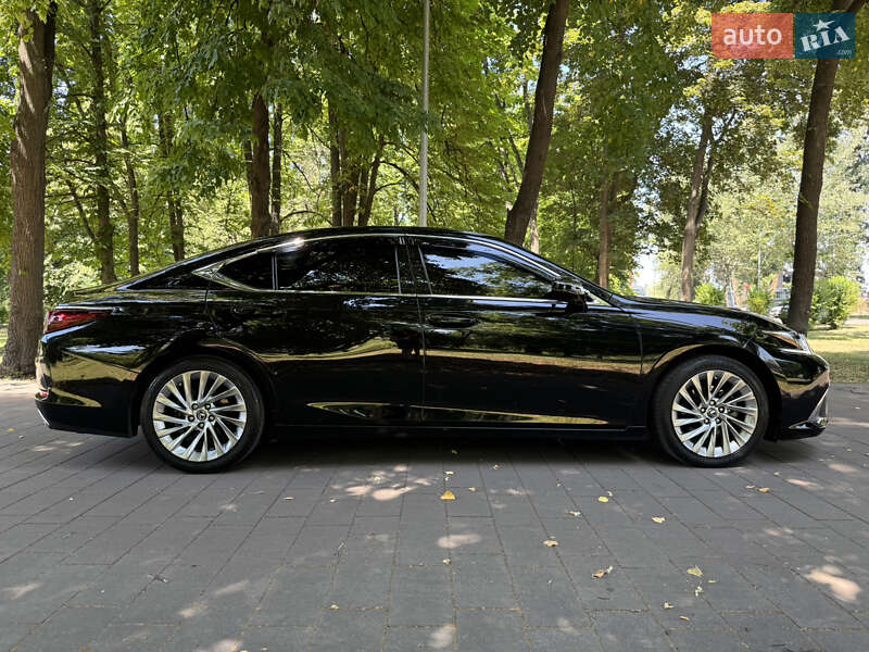 Седан Lexus ES 2018 в Києві