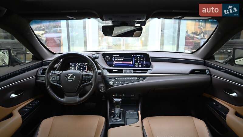 Седан Lexus ES 2021 в Киеве