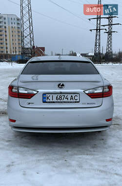 Седан Lexus ES 2014 в Киеве