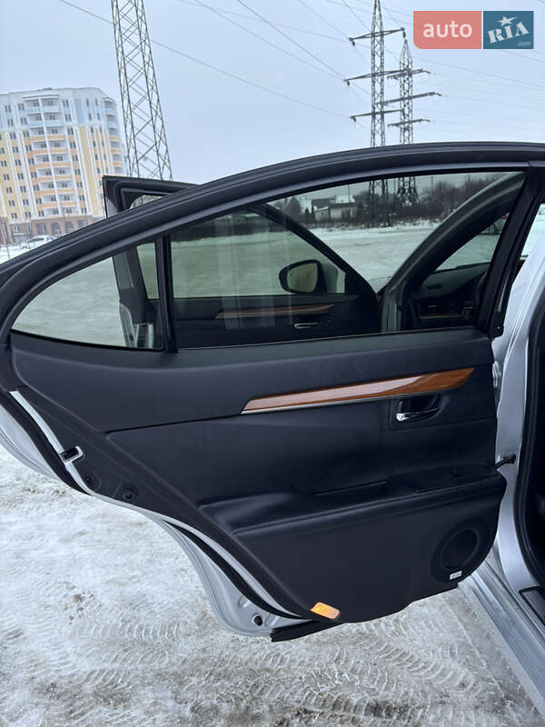 Седан Lexus ES 2014 в Киеве фото 32 Седан Lexus ES 2014 в Киеве